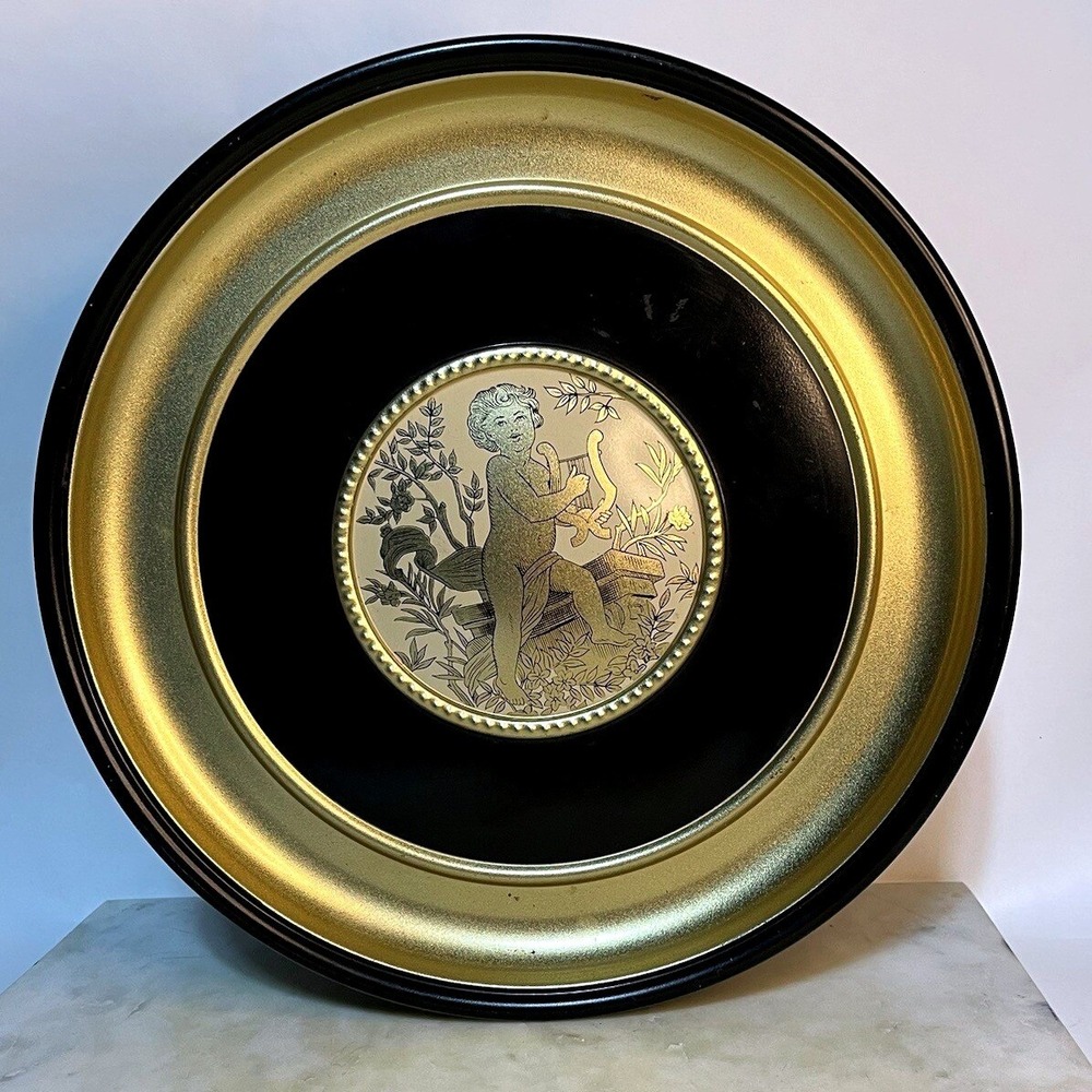 Black and Gold Tin‎